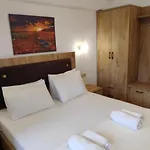 Spartila Aparthotel 4*