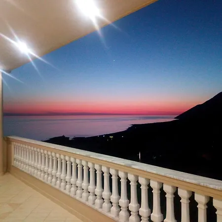 Spartila Hotel apartamentowy Dhërmi